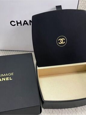 Chanel Beauty Makeup Case with Mirror